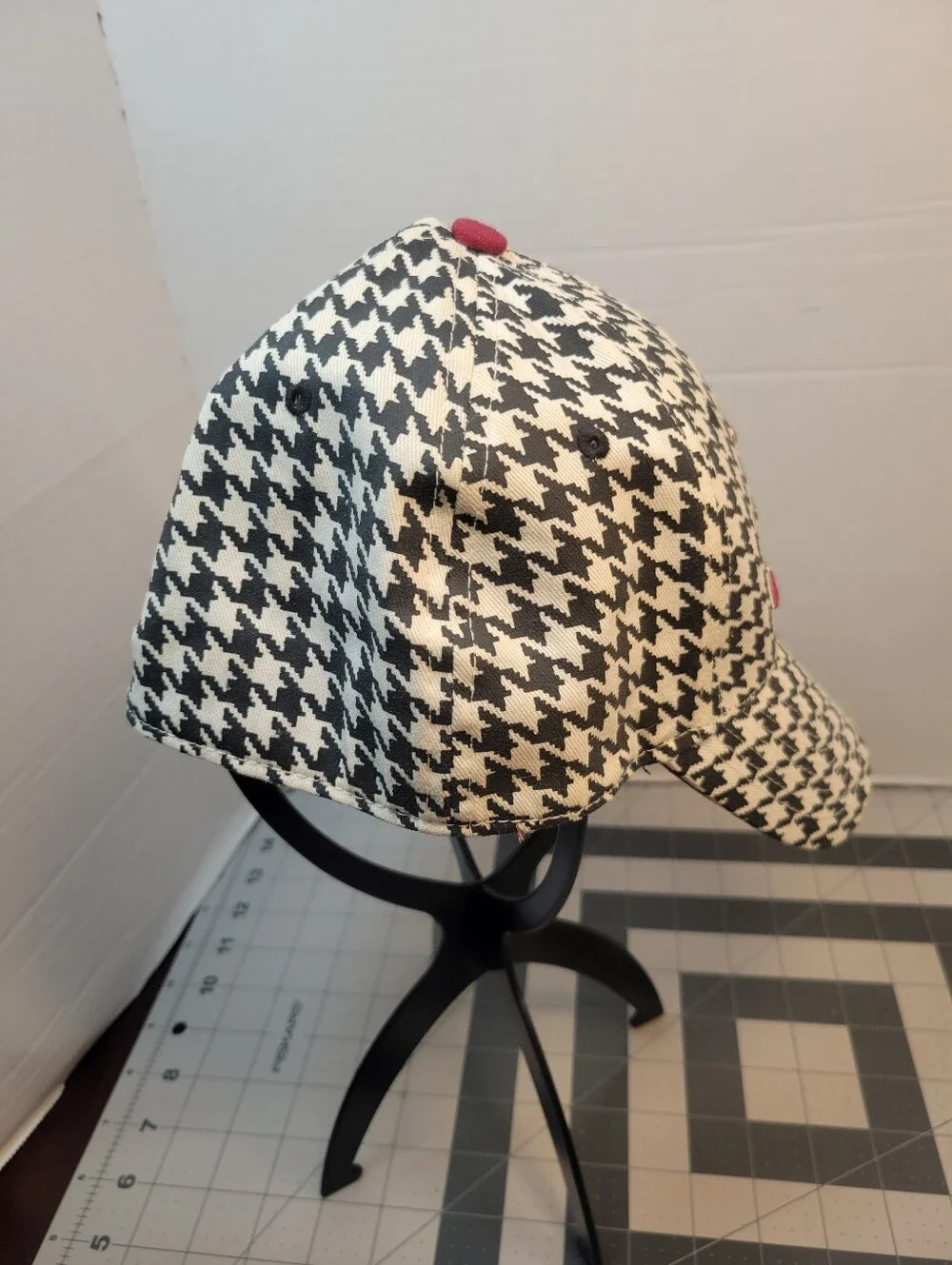 Nike Women's Alabama Crimson Tide Houndstooth Hat One Size